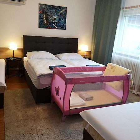 Apartmany Centro & Jacuzzi Пьештяни Экстерьер фото