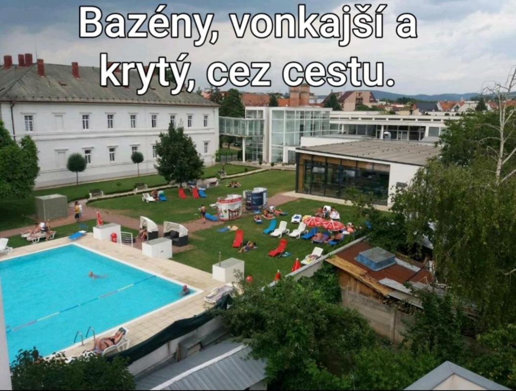 Apartmany Centro & Jacuzzi Пьештяни Экстерьер фото