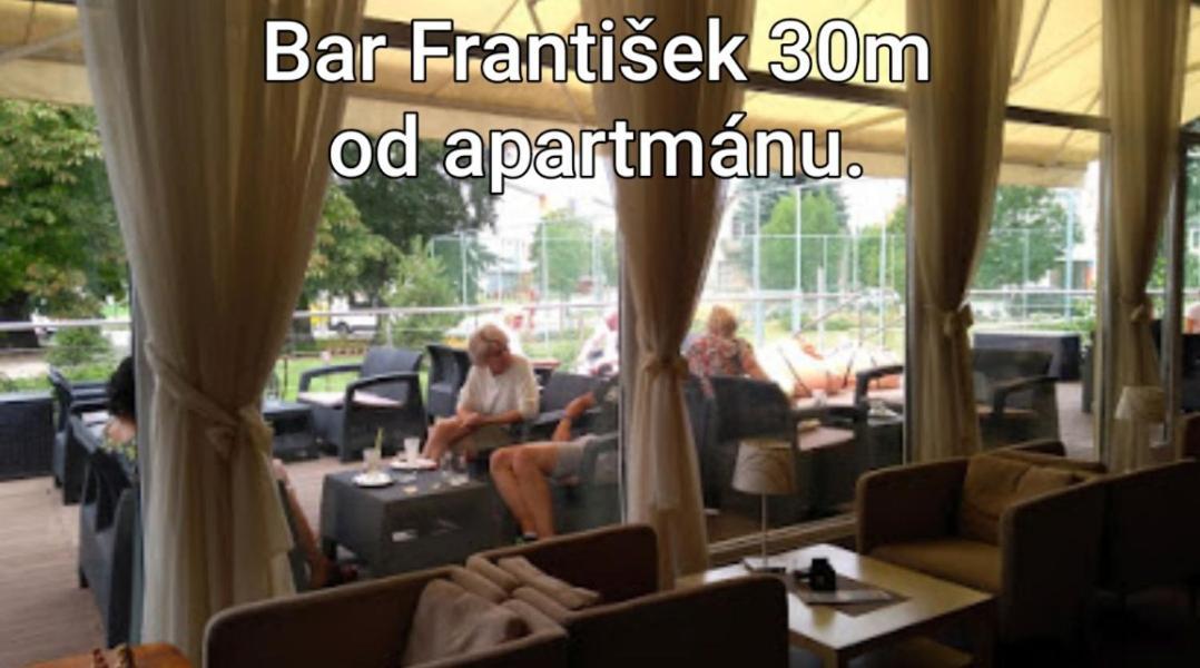 Apartmany Centro & Jacuzzi Пьештяни Экстерьер фото