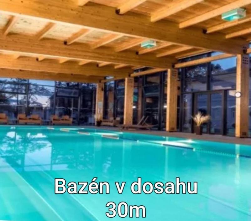 Apartmany Centro & Jacuzzi Пьештяни Экстерьер фото