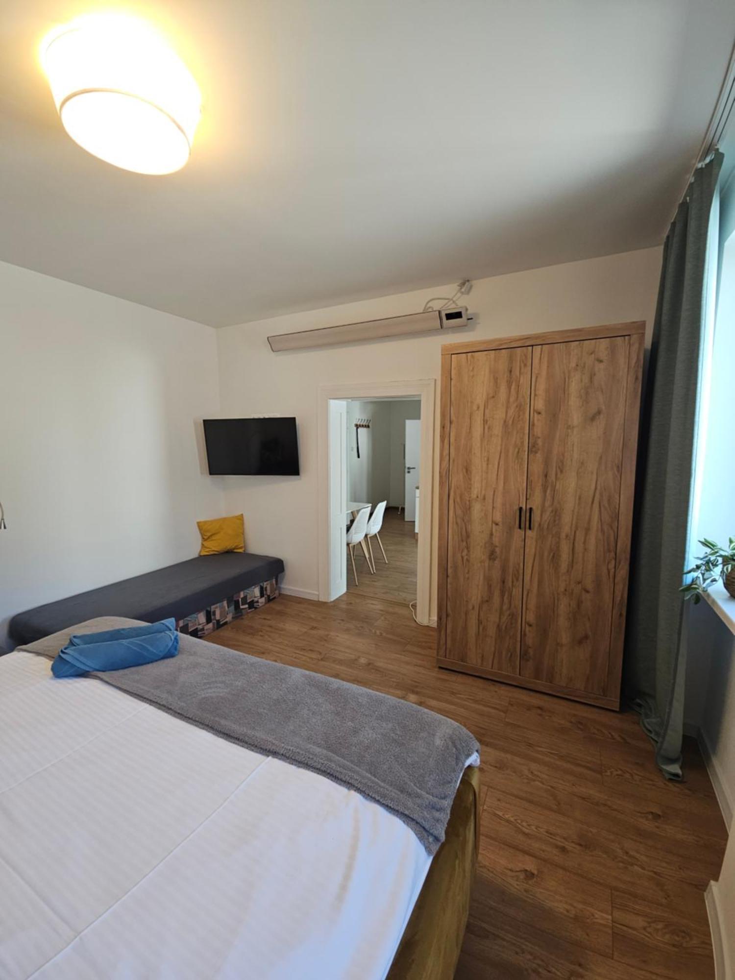 Apartmany Centro & Jacuzzi Пьештяни Экстерьер фото